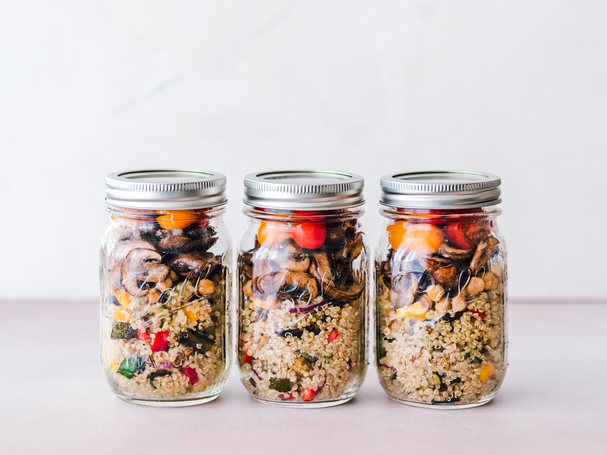 Mason Jar Quinoa Salads for Lunch Prep