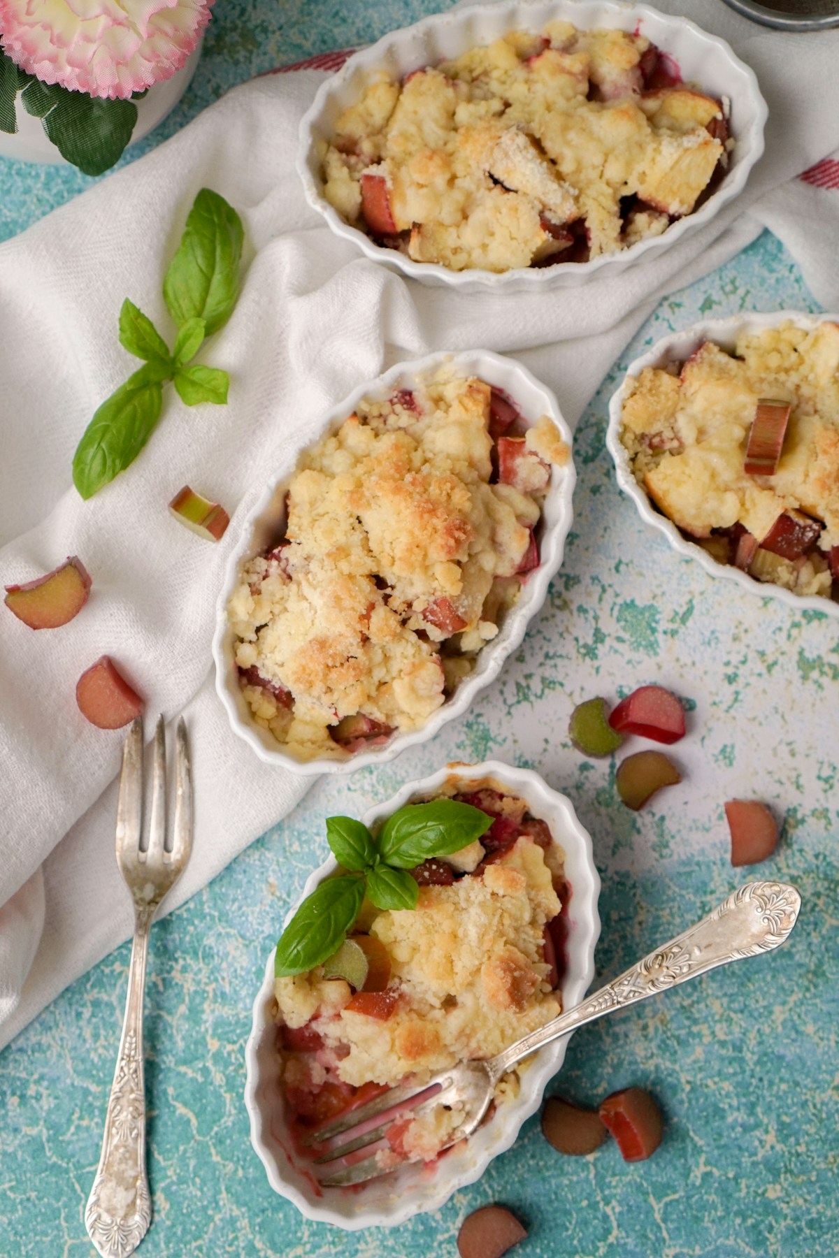 Quinoa Crumble with Seasonal Fruit